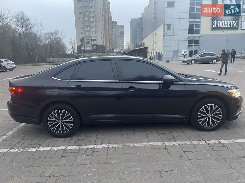 Седан Volkswagen Jetta 2018 в Сумах