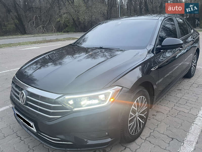 Седан Volkswagen Jetta 2018 в Сумах