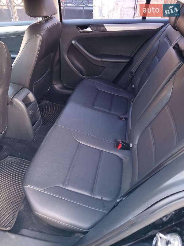 Седан Volkswagen Jetta 2016 в Павлограді