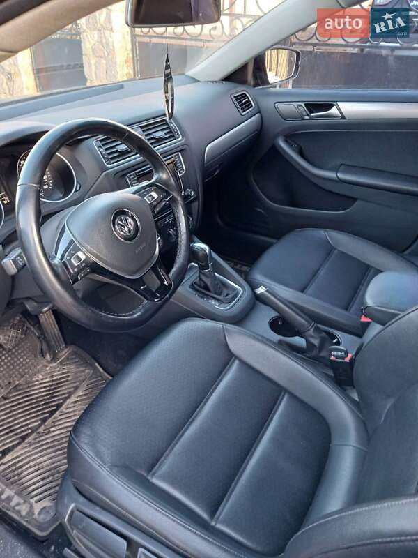 Седан Volkswagen Jetta 2016 в Павлограді