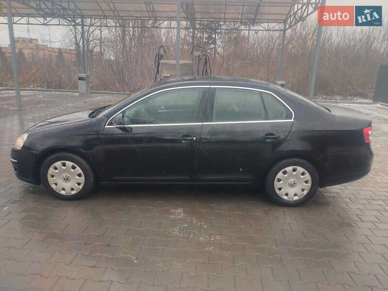 Седан Volkswagen Jetta 2009 в 