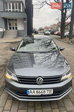 Седан Volkswagen Jetta 2016 в Києві