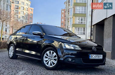 Седан Volkswagen Jetta 2013 в Ивано-Франковске