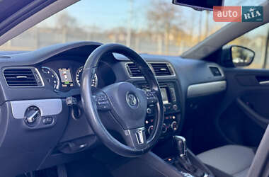 Седан Volkswagen Jetta 2013 в Ивано-Франковске