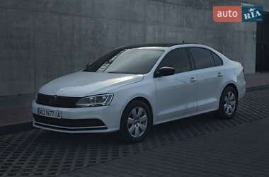 Седан Volkswagen Jetta 2015 в Львове