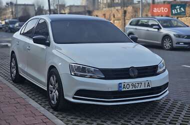 Седан Volkswagen Jetta 2015 в Львове