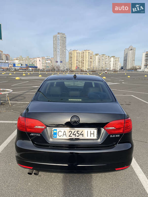 Седан Volkswagen Jetta 2012 в Києві