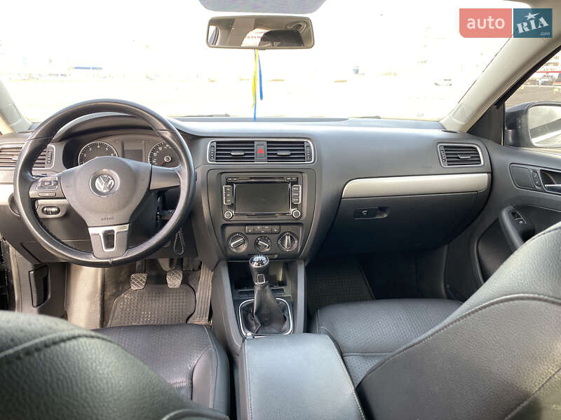 Седан Volkswagen Jetta 2012 в Києві