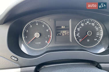 Седан Volkswagen Jetta 2012 в 