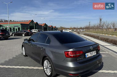 Седан Volkswagen Jetta 2015 в 
