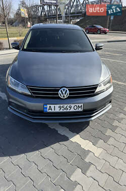 Седан Volkswagen Jetta 2015 в 