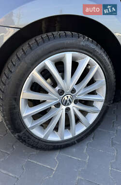 Седан Volkswagen Jetta 2015 в 