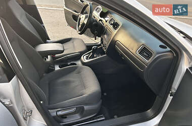 Седан Volkswagen Jetta 2014 в 