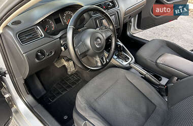 Седан Volkswagen Jetta 2014 в 