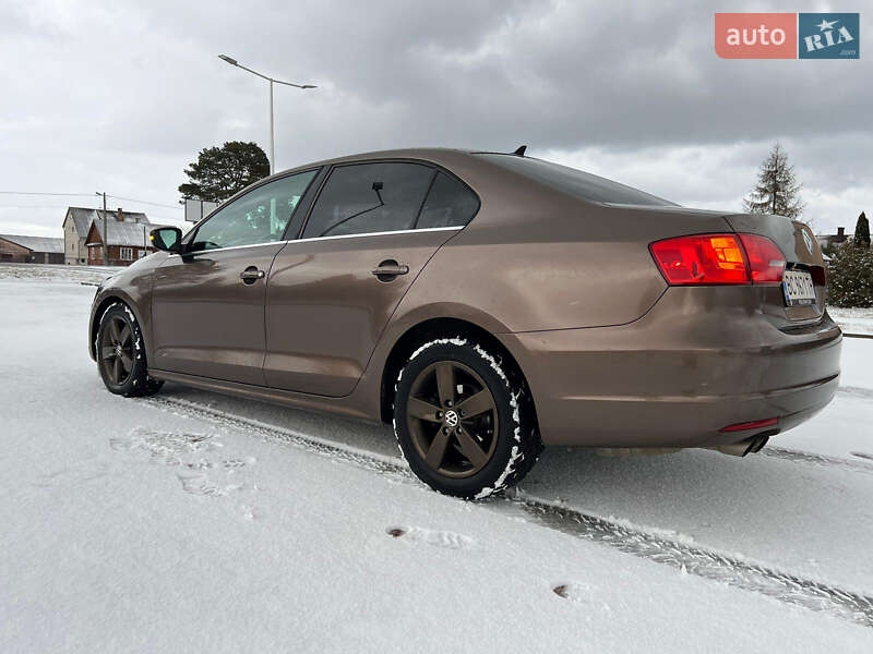 Седан Volkswagen Jetta 2013 в Львові фото 13 Седан Volkswagen Jetta 2013 в Львові