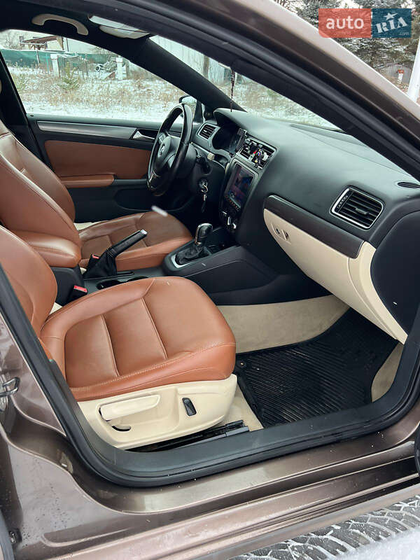 Седан Volkswagen Jetta 2013 в Львові фото 33 Седан Volkswagen Jetta 2013 в Львові