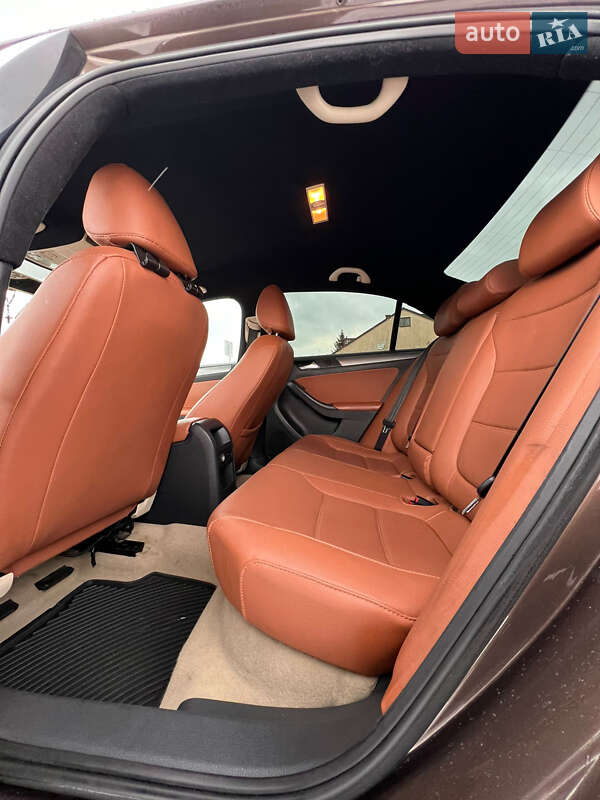 Седан Volkswagen Jetta 2013 в Львові фото 34 Седан Volkswagen Jetta 2013 в Львові