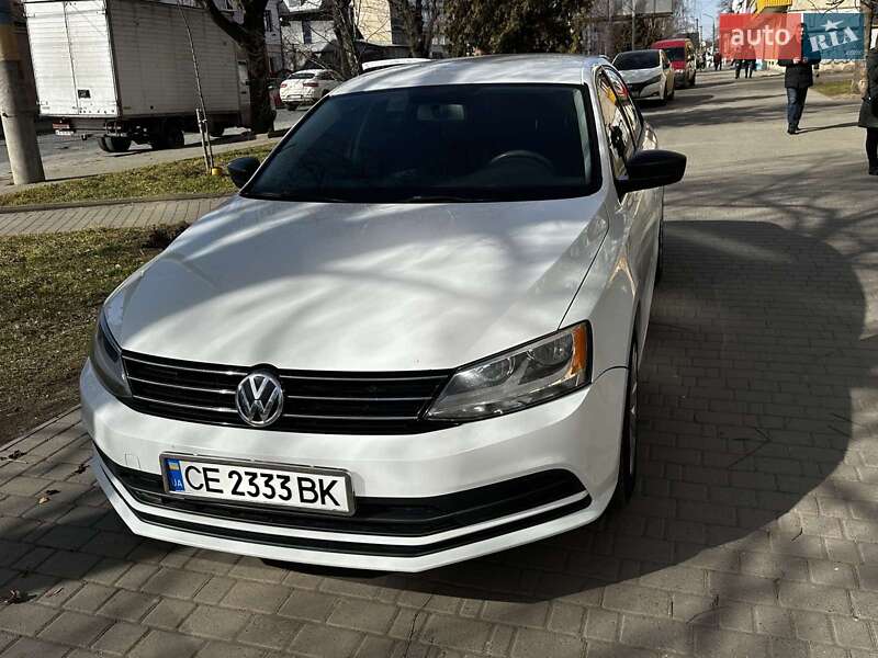 Седан Volkswagen Jetta 2015 в Чернівцях