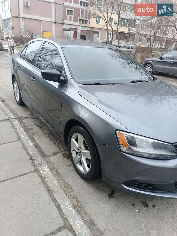 Седан Volkswagen Jetta 2013 в Дніпрі