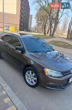 Седан Volkswagen Jetta 2013 в Чернігові