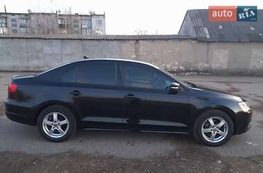 Седан Volkswagen Jetta 2011 в 