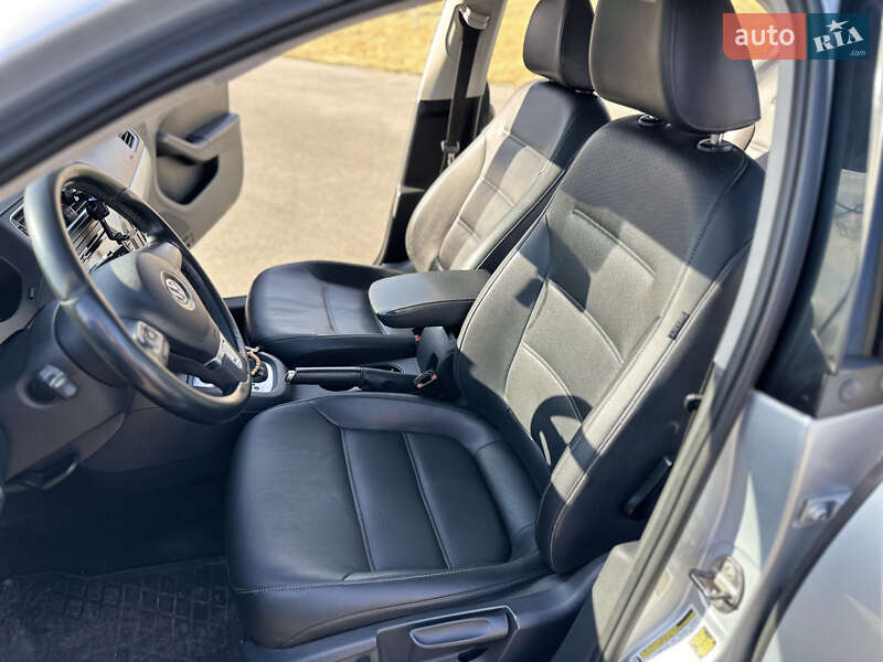 Седан Volkswagen Jetta 2013 в Смеле