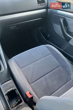 Седан Volkswagen Jetta 2005 в 