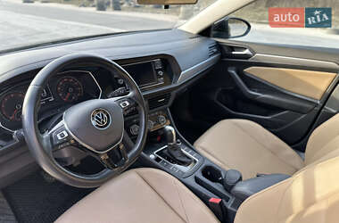 Седан Volkswagen Jetta 2018 в 