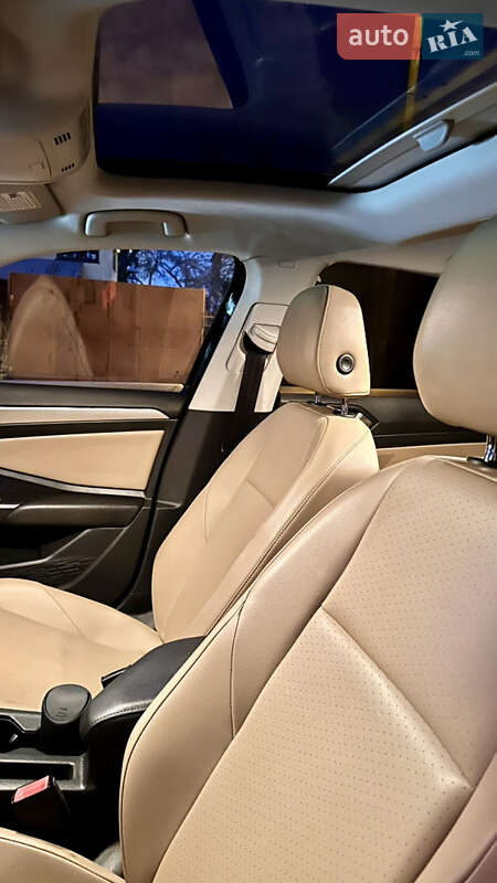 Седан Volkswagen Jetta 2018 в Львові