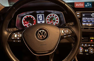 Седан Volkswagen Jetta 2018 в 