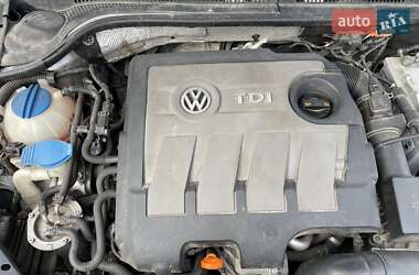 Седан Volkswagen Jetta 2011 в 