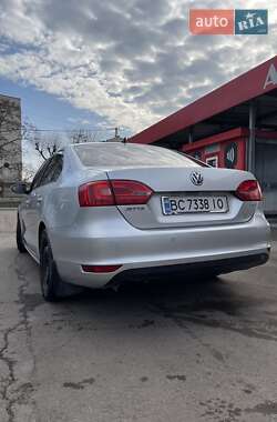 Седан Volkswagen Jetta 2011 в 