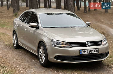 Седан Volkswagen Jetta 2012 в Лебедині