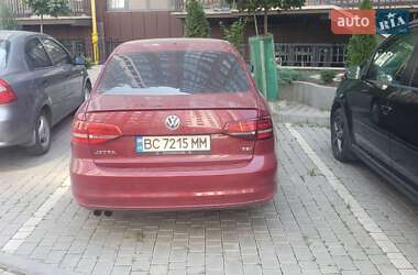 Седан Volkswagen Jetta 2015 в 