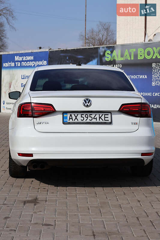 Седан Volkswagen Jetta 2015 в Царичанке