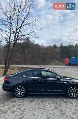 Седан Volkswagen Jetta 2012 в 
