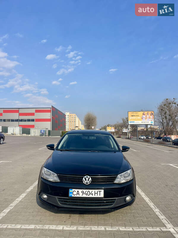 Седан Volkswagen Jetta 2012 в Киеве