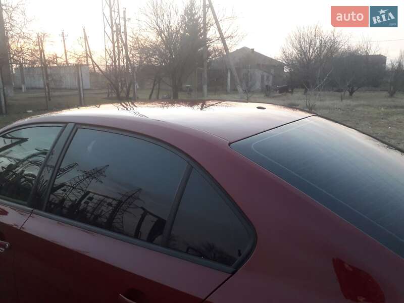 Седан Volkswagen Jetta 2016 в Окнах