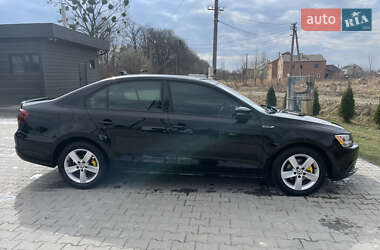 Седан Volkswagen Jetta 2012 в 