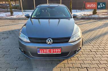 Седан Volkswagen Jetta 2013 в Луцке