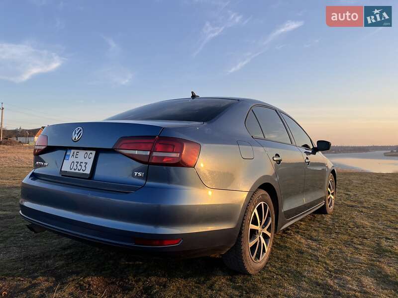 Седан Volkswagen Jetta 2016 в Кривому Розі