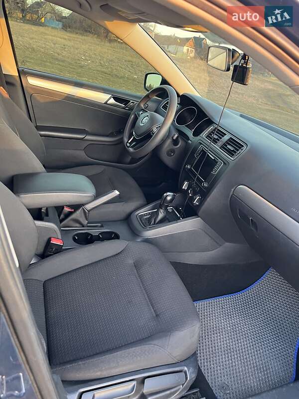 Седан Volkswagen Jetta 2016 в Кривому Розі