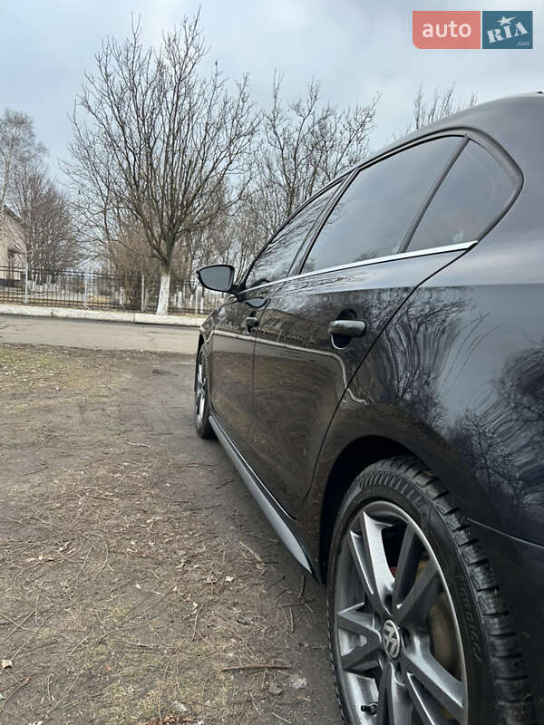 Седан Volkswagen Jetta 2014 в Першотравенске