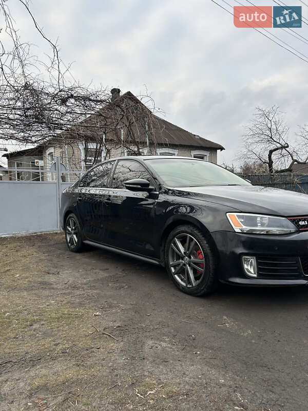 Седан Volkswagen Jetta 2014 в Першотравенске