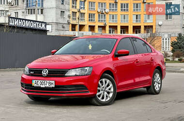 Седан Volkswagen Jetta 2015 в Дніпрі