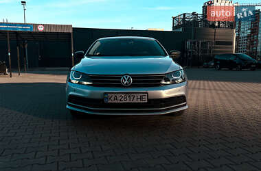Седан Volkswagen Jetta 2015 в Києві