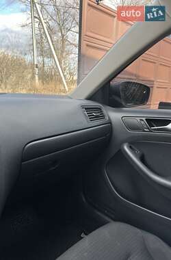 Седан Volkswagen Jetta 2015 в Харькове