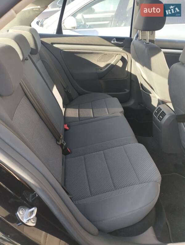 Седан Volkswagen Jetta 2007 в Житомире