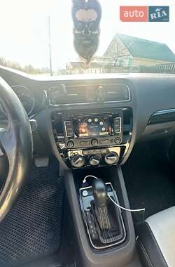 Седан Volkswagen Jetta 2015 в Сквире