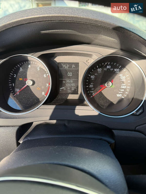 Седан Volkswagen Jetta 2017 в Львове